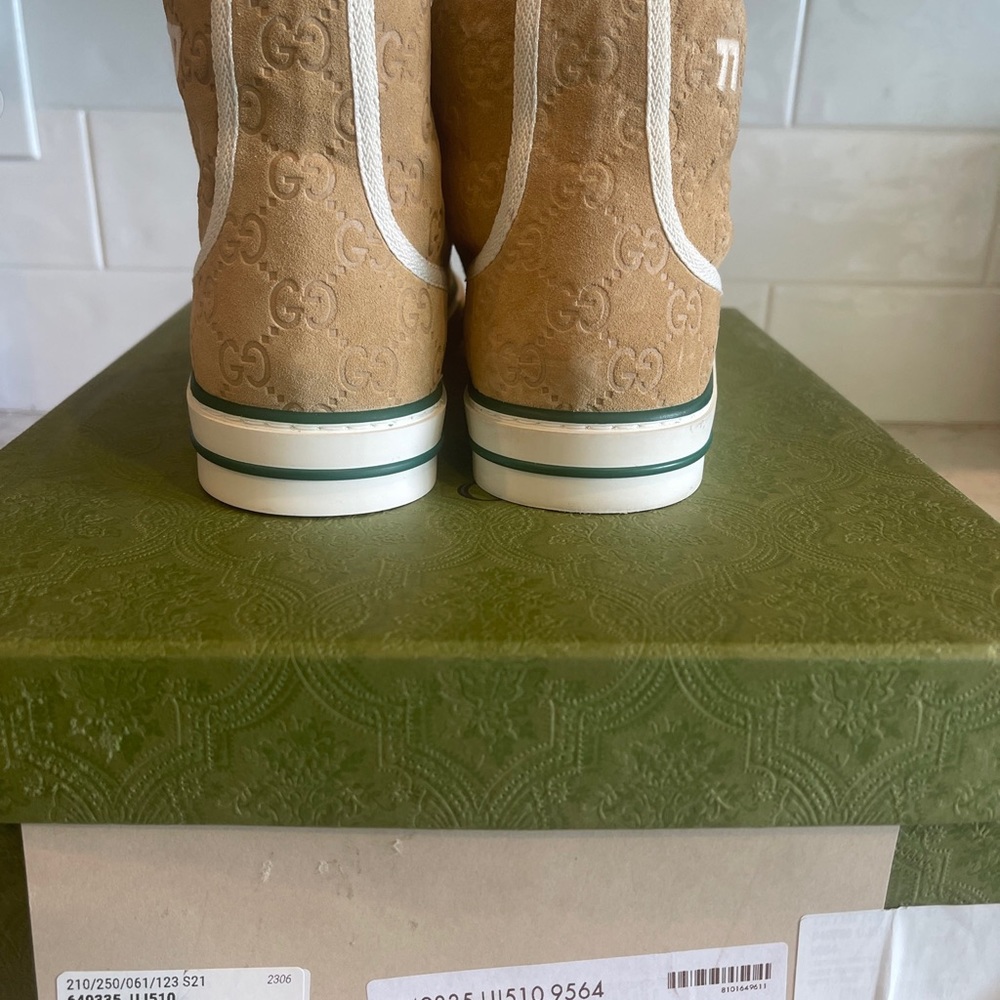 - Men’s Gucci tennis 1977 high top suede and shearling sneakers size 7gucci size - Picture 5 of 6